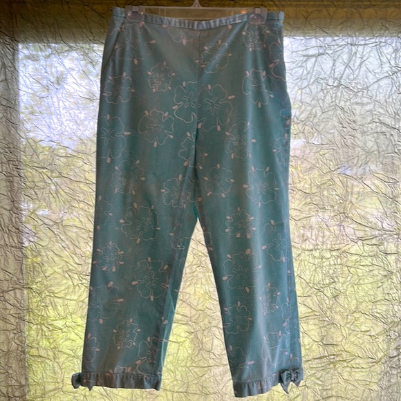 Hawaiian 🌺 capris - Picture 1 of 4